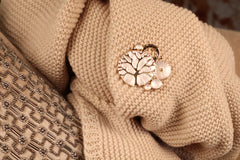 Magneet broche nr 85 fantasy goudkleurig